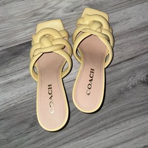 NEW Coach Kellie Sandal! 👡💛💛